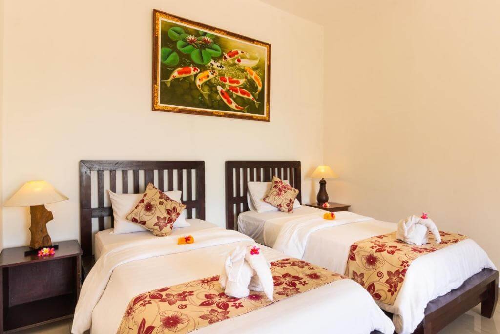 Standard Twin Room with Shared Bathroom